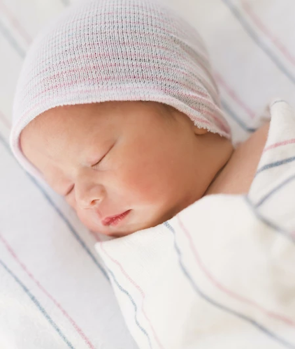 Wanneer je je kindje mag inbakeren, is tussen de leeftijd van drie weken en 6 maanden