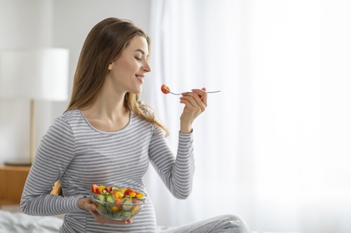 Glas water met Omnivit Active voor energie en vitaliteit