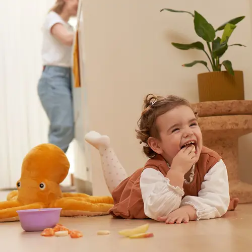 Les tout-petits sont des petits explorateurs