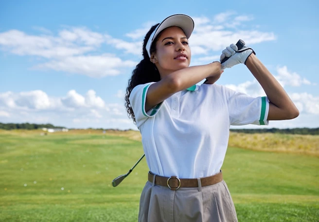 Certains sports, comme le tennis, le golf, le squash, le badminton, le baseball et le bowling