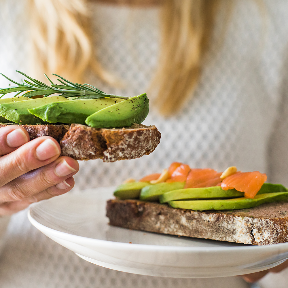 Een gezonde levensstijl en goede toilethygiëne bevorderen je bloedcirculatie en verminderen de druk rond je anus, wat helpt bij de behandeling van aambeien. 
