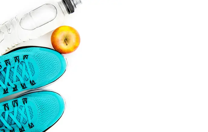 Factoren zoals ouderdom, zwangerschap, overgewicht, langdurig zitten of rechtstaan en een ongezonde levensstijl verhogen het risico op aambeien