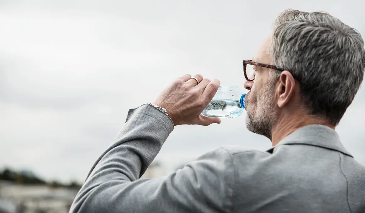 Il est très important de boire beaucoup d'eau lorsque vous avez la diarrhée, pour éviter la déshydratation.